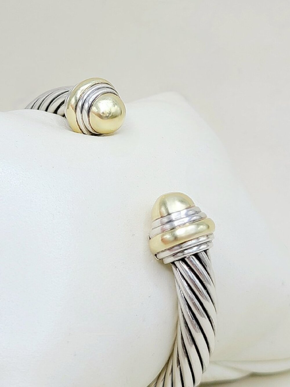 David Yurman Classic Cable Bracelet w/ 14K Yellow Gold - 7mm - Size Medium - Picture 6 of 9